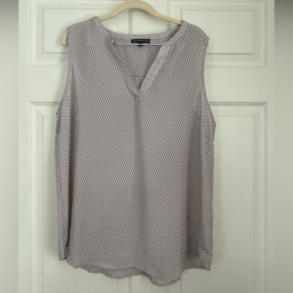 Adrianna Papell Sleeveless Geometric Blouse - Black and White XL